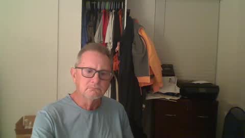 Snapshot of troffer1020 chatting on 12/03/24, 12:24 Troffer online show from 12/03/24, 12:24
