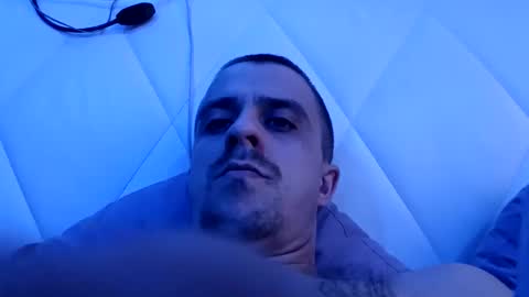 Snapshot of tronadamant chatting on 10/26/25, 11:27 Adidas online show from 10/26/25, 11:27