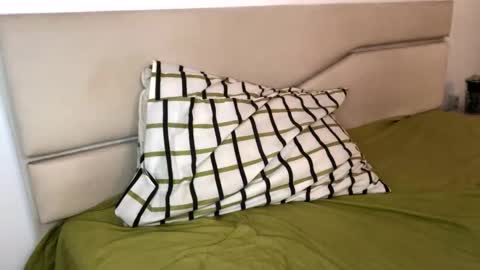 Troncq online show from 11/25/25, 02:06