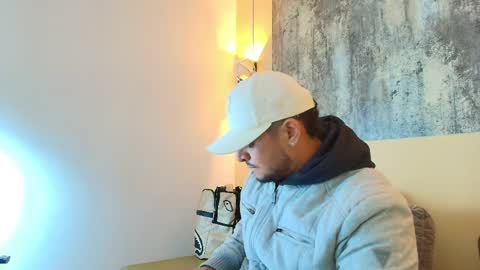 Troy online show from 04/01/26, 02:23