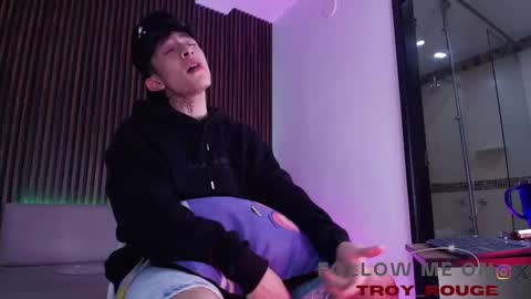 Troy online show from 11/06/25, 07:15