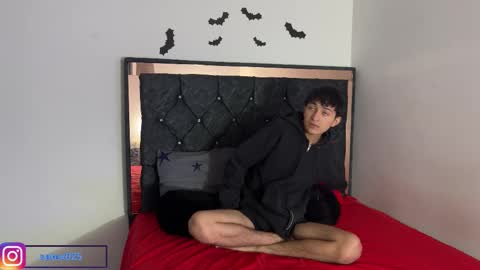 troye_lex online show from 11/28/25, 10:56