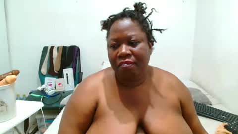 Snapshot of truebella30 chatting on 11/02/25, 02:03 TrueBella30 online show from 11/02/25, 02:03