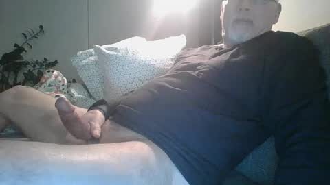 Snapshot of trukturk chatting on 12/30/24, 10:23 trukturk online show from 12/30/24, 10:23