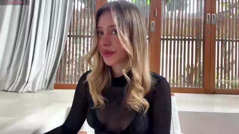 Mia online show from 03/27/26, 05:13