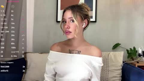 Mia online show from 04/10/26, 05:12