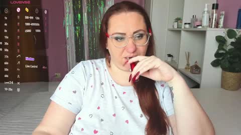 Snapshot of truly_goddess chatting on 01/25/25, 12:05 Adelle online show from 01/25/25, 12:05