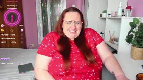 Snapshot of truly_goddess chatting on 02/05/25, 01:22 Adelle online show from 02/05/25, 01:22