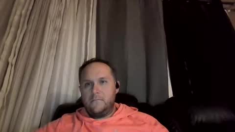 Snapshot of truthiness2019 chatting on 10/28/25, 06:06 truthiness2019 online show from 10/28/25, 06:06