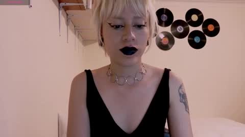 Cait online show from 10/11/25, 09:02