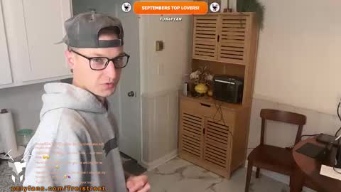 Treistoph online show from 11/16/25, 01:49