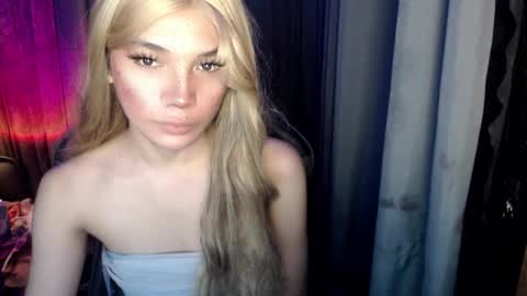 Snapshot of ts_athisa chatting on 10/25/25, 11:51 ts_athisa online show from 10/25/25, 11:51