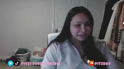 Snapshot of ts_day chatting on 11/29/25, 07:28 Day online show from 11/29/25, 07:28