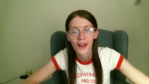 Snapshot of ts_librarian chatting on 10/05/25, 03:27 Elisabeth online show from 10/05/25, 03:27