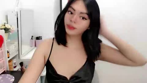 Dhalia online show from 10/15/25, 06:02