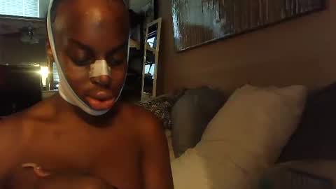 Snapshot of tsamberwhite007 chatting on 12/15/25, 05:50 Amber White online show from 12/15/25, 05:50