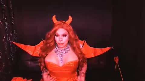 Snapshot of tsblondienyc chatting on 10/25/25, 01:02 Jessie online show from 10/25/25, 01:02