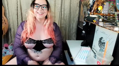 Snapshot of tscammy chatting on 12/28/24, 05:23 Tscammy online show from 12/28/24, 05:23