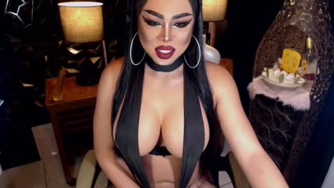 Snapshot of tsdarkdevon chatting on 02/13/25, 04:43 tsdarkdevon online show from 02/13/25, 04:43