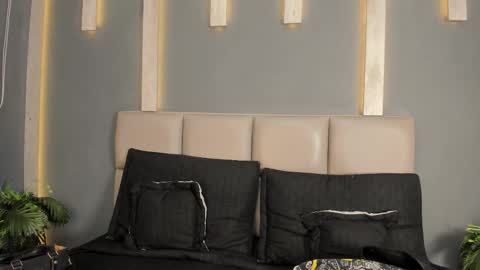 Snapshot of tsexoticfuck chatting on 02/20/26, 07:47 C H L O E online show from 02/20/26, 07:47