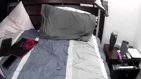 Snapshot of tsloverallday chatting on 12/20/25, 02:02 Stella online show from 12/20/25, 02:02