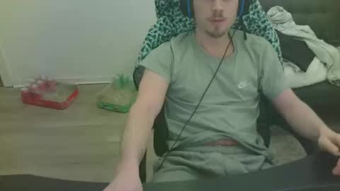 Snapshot of tsloverdome chatting on 01/31/25, 04:58 tsloverdome online show from 01/31/25, 04:58