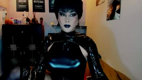 Nicoleeee online show from 05/16/26, 04:17