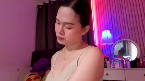 Snapshot of tsnathaliasilvana chatting on 11/18/25, 12:31 Bella Ratbu online show from 11/18/25, 12:31