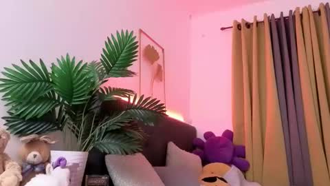 Bella Ratbu online show from 02/04/26, 12:33