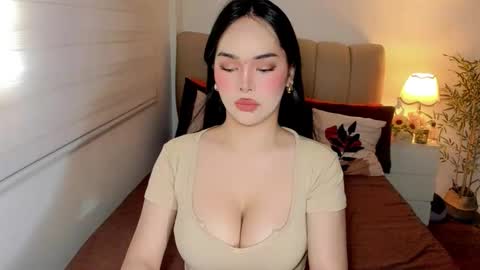 Snapshot of tspearlofasia chatting on 09/17/25, 07:10 Graciella online show from 09/17/25, 07:10