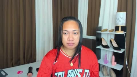 Karen Oquio online show from 09/18/25, 11:23