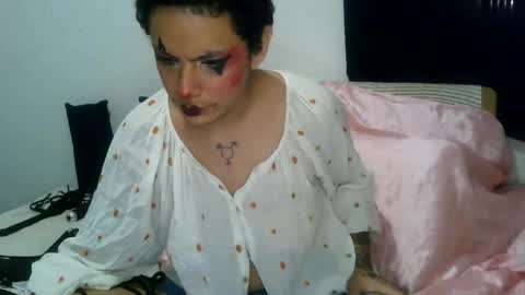 Snapshot of ttransviado chatting on 09/11/25, 08:31 Nique online show from 09/11/25, 08:31