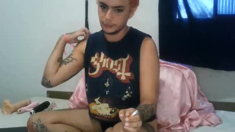 Snapshot of ttransviado chatting on 09/29/25, 08:02 Nique online show from 09/29/25, 08:02