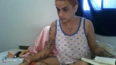 Snapshot of ttransviado chatting on 09/30/25, 09:36 Nique online show from 09/30/25, 09:36