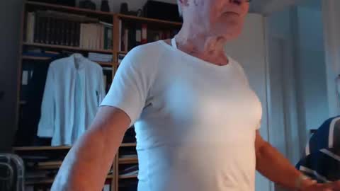 Snapshot of tubaist chatting on 01/14/25, 09:02 FINN but call me NANNA online show from 01/14/25, 09:02