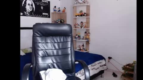 tucomplic69 online show from 04/17/26, 01:47