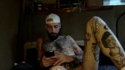 Snapshot of tuhands chatting on 01/08/25, 03:17 Tuhands online show from 01/08/25, 03:17