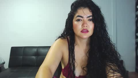 Snapshot of tuti_sex chatting on 11/11/25, 12:43 tuti online show from 11/11/25, 12:43