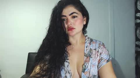 Snapshot of tuti_sex chatting on 12/01/25, 02:16 tuti online show from 12/01/25, 02:16