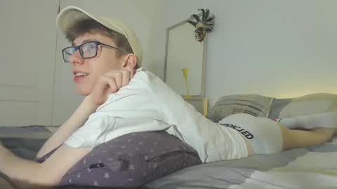 Snapshot of tuz94 chatting on 01/08/25, 05:26 Dan online show from 01/08/25, 05:26