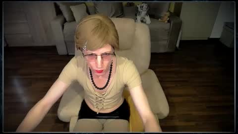 Clementine online show from 09/16/25, 07:42