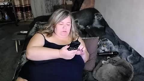 Lana online show from 11/21/25, 10:03