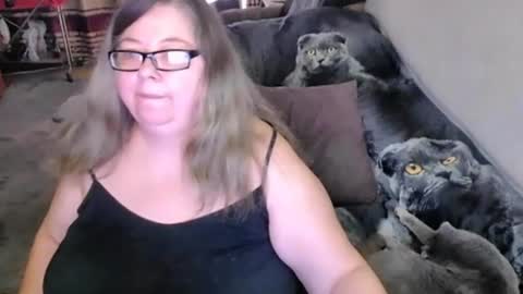 Snapshot of tviks chatting on 07/18/26, 02:38 Lana online show from 07/18/26, 02:38