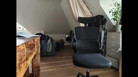 Tobi online show from 11/12/25, 02:28