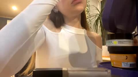 Snapshot of twandalazzar chatting on 02/05/26, 03:38 Emily online show from 02/05/26, 03:38