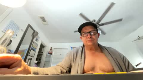 Tweeter74 online show from 12/25/24, 06:09