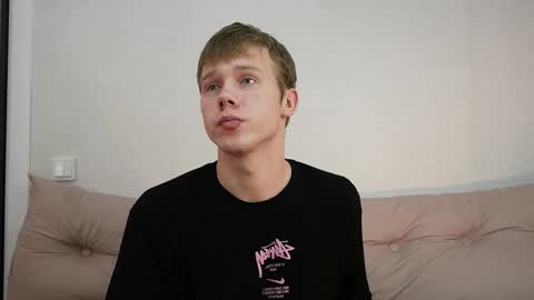 Angus online show from 11/16/25, 07:19