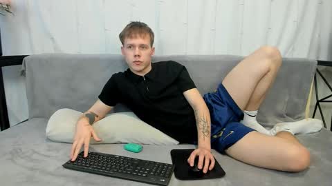 Angus online show from 03/25/26, 06:58