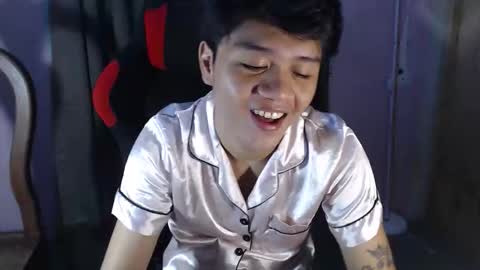 Snapshot of twink_blaze chatting on 04/10/26, 02:22 BLAZE online show from 04/10/26, 02:22