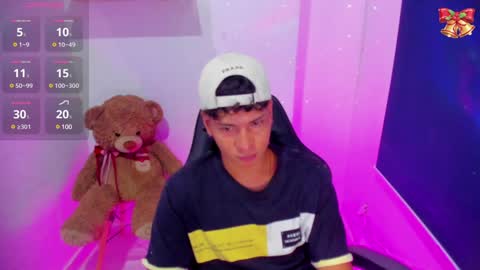 Snapshot of twink_bunny chatting on 12/18/24, 02:06 samu online show from 12/18/24, 02:06